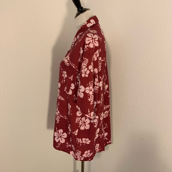 NWOT Hawaiian Pace Burgundy w/Pink Hibiscus Flowers Button Down Short Sleeve Top - Picture 3 of 6
